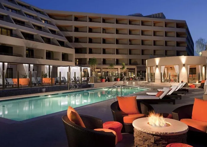 Top Accommodation Options in Palm Springs Downtown