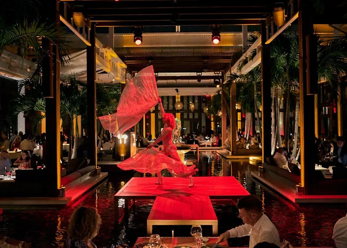 Top Hotels Near Miami Beach Iconic Boardwalk