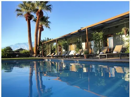 Discover the Top Courtyard Hotels Palm Springs Has to Offer
