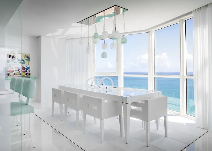 Top Hotels Near Miami Beach Iconic Boardwalk