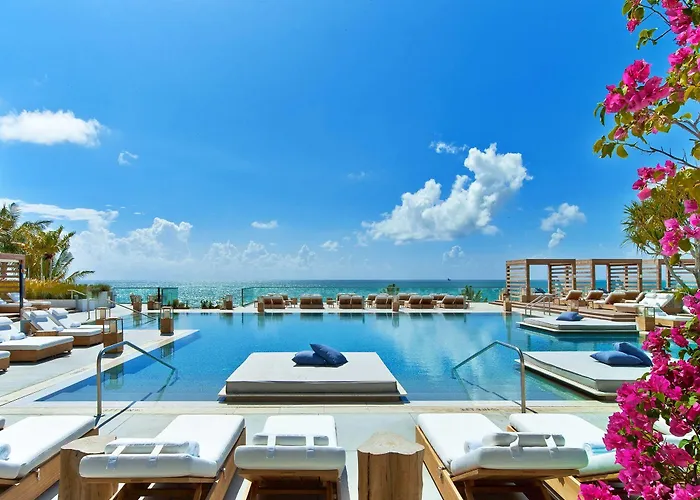 Best Beachfront Hotels in Miami: Your Top Picks for a Luxurious Stay
