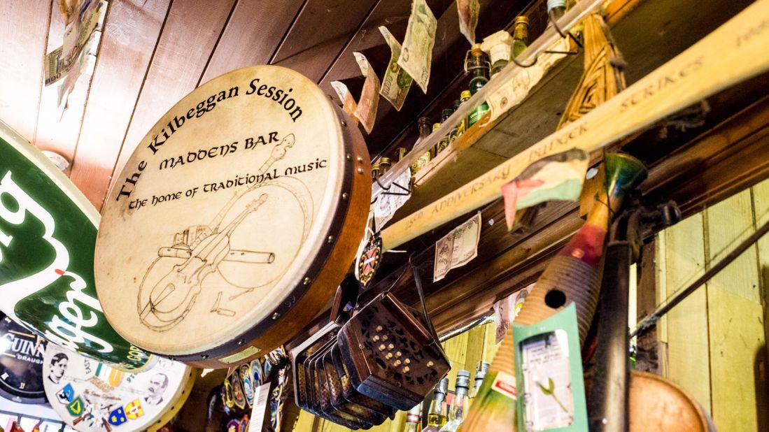 <strong>Maddens: </strong>Maddens wears its nationalist identity with pride, hosting live Irish traditional music every night, as well as regular set dancing and Irish language events. 