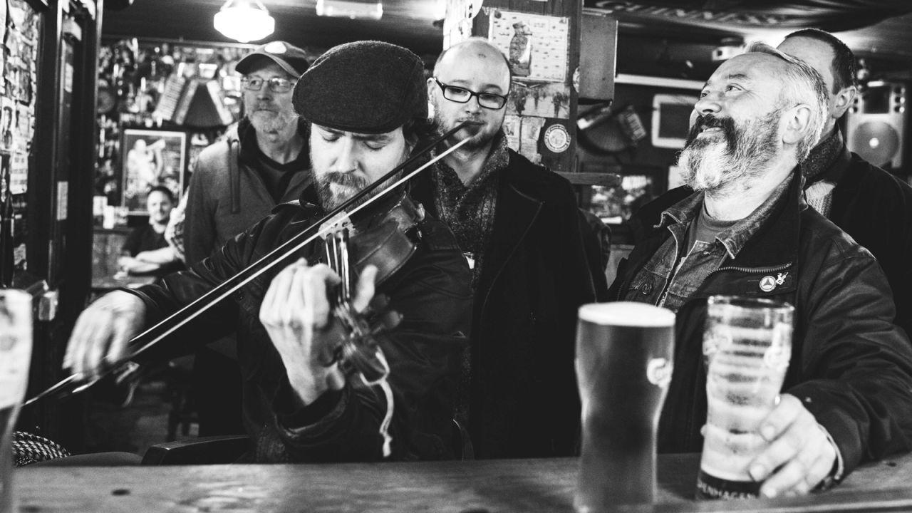 Maddens: Set dancing, Irish language groups and live music every night. 